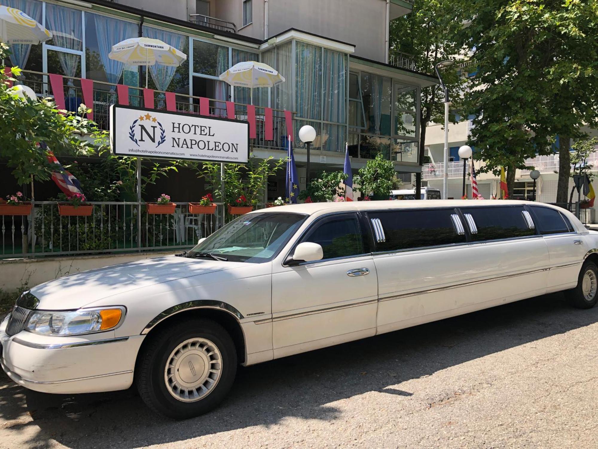 Hotel Napoleon Чезенатико Экстерьер фото